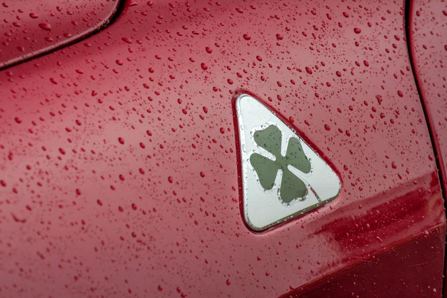 Детали экстерьера Alfa Romeo Giulia Quadrifoglio (952) 2017 года  (AU) (фото 40 из 41)